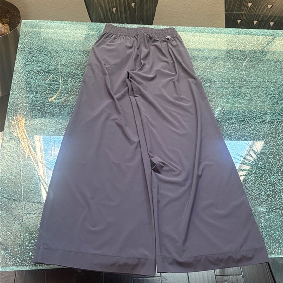 Vuori Black Women's Villa Wide-Leg Pants. Size S - Picture 6 of 7